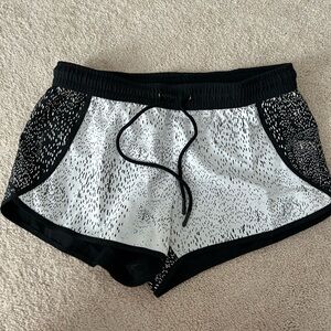 Fabletics printed shorts - women size XS